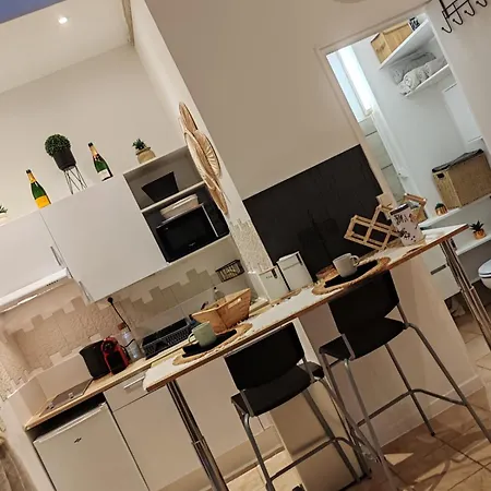 Апартаменты Romantique Avec Jacuzzi